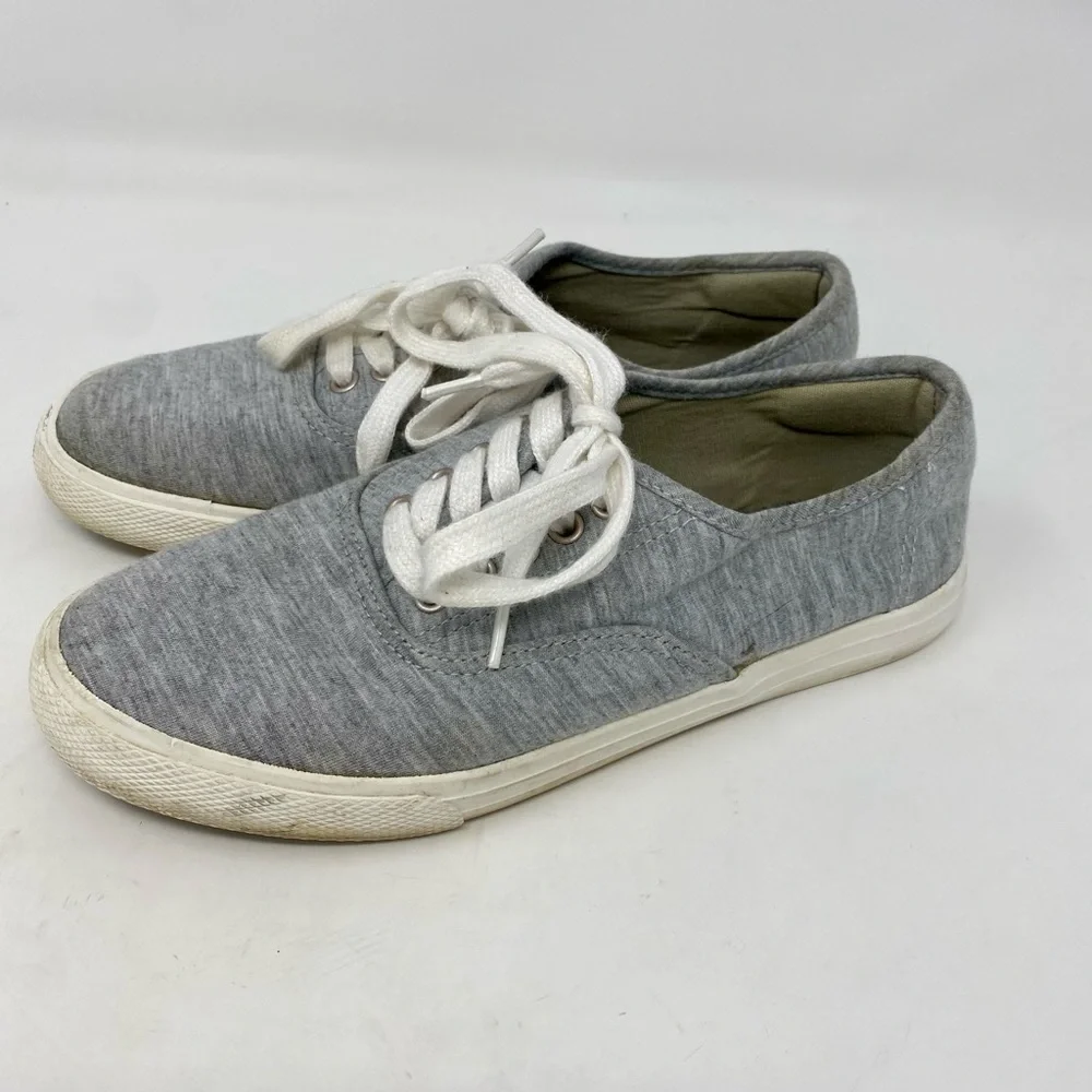 Women’s Gray Casual Sneakers with White Laces Size 7